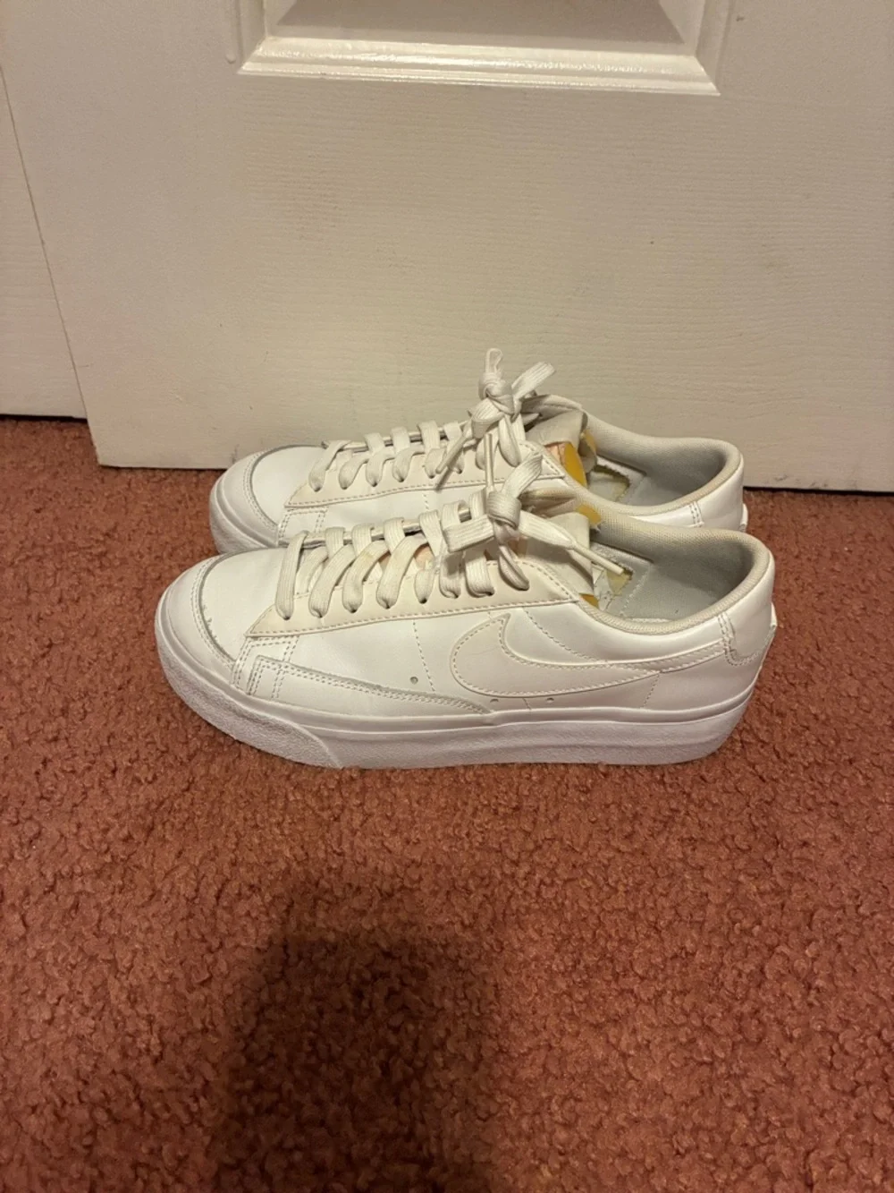 Nike WoMen’s White Sneakers